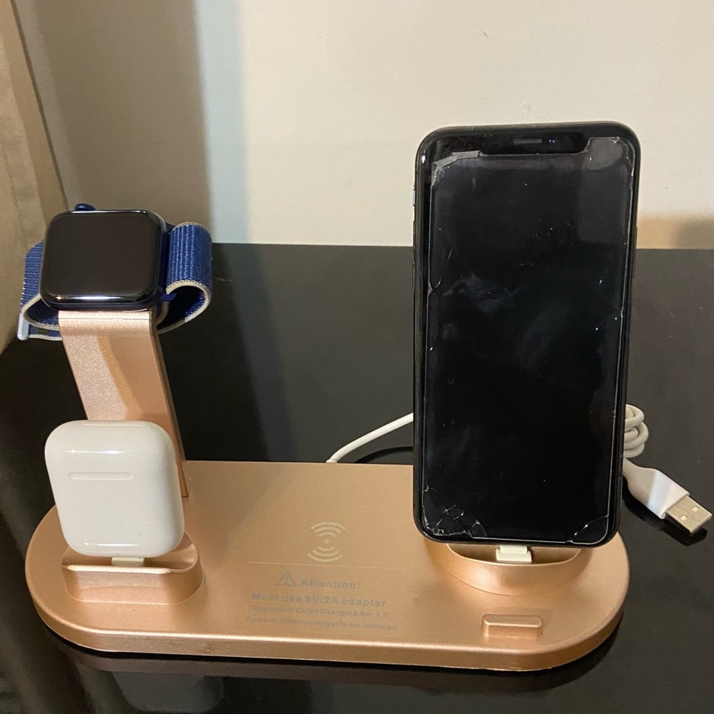 iPhone, iPod and I watch charger